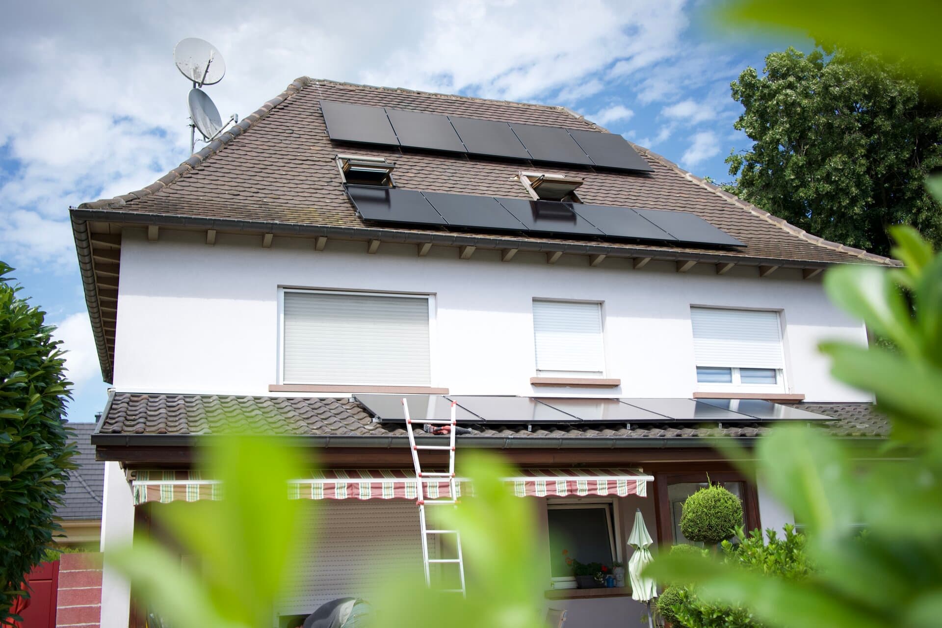 Installation de panneaux solaires sur toiture de maison en Alsace par SOLITEK